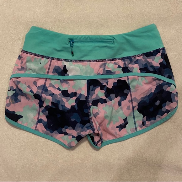 Lululemon Clouded Dreams Speed Short 🦄 - Picture 4 of 6